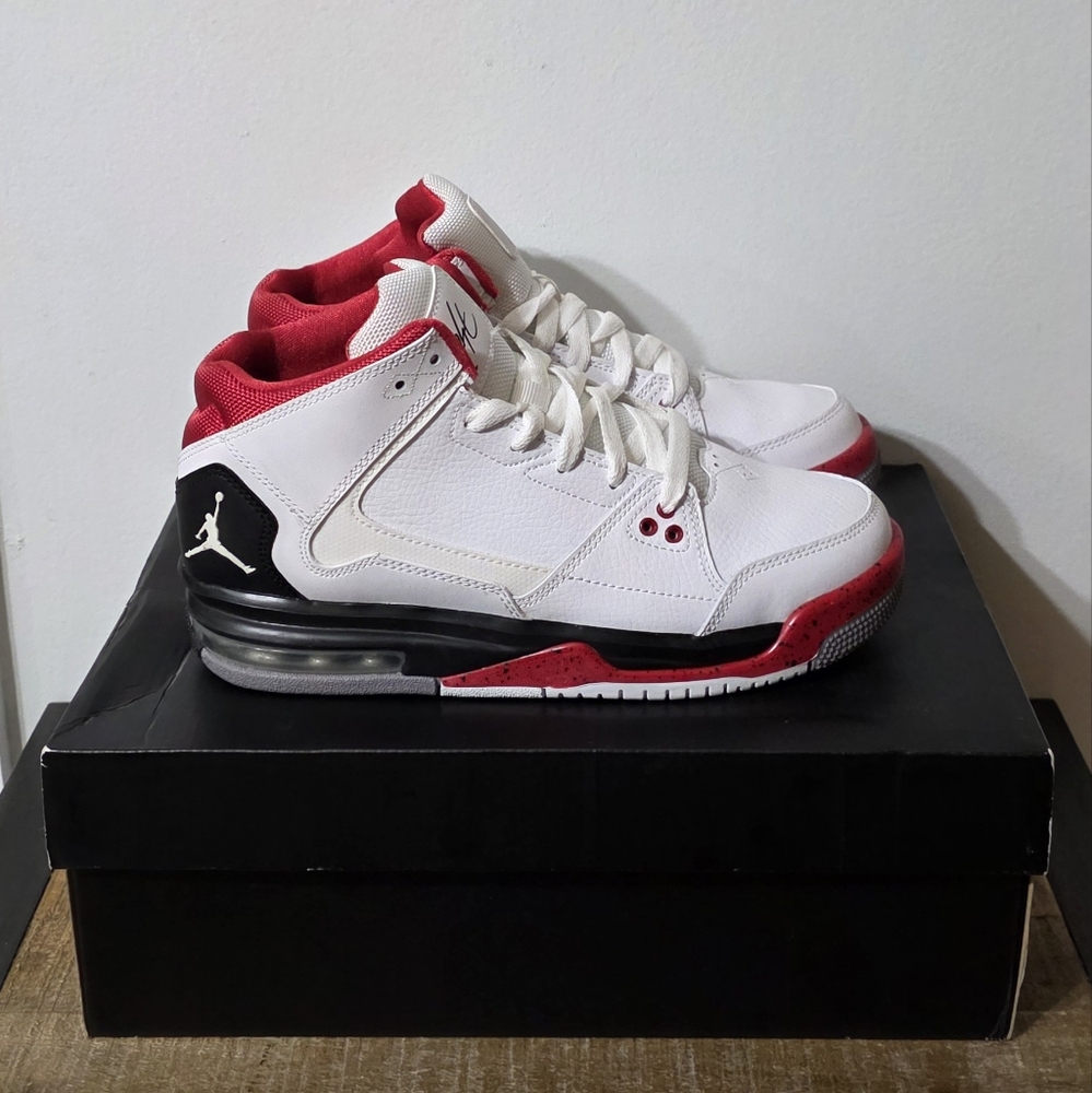 Jordan Flight Origin 3 White/White-Black Fire Red GS Size 5.5Y